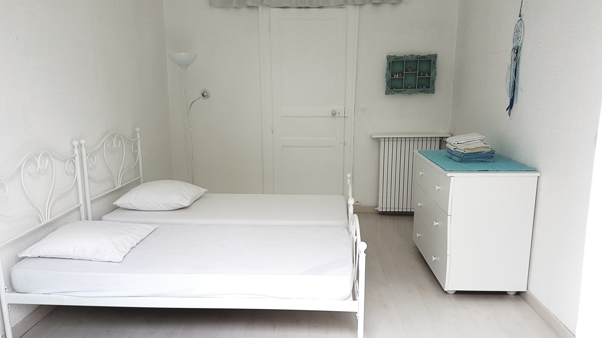 Chambre N° 4 Côté Sud avec balcon et 2 lits en 90